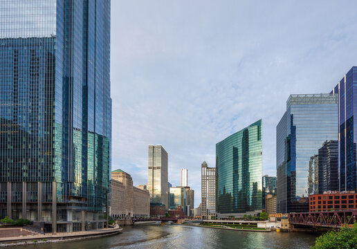 Scenic view of downtown Chicago during sunset