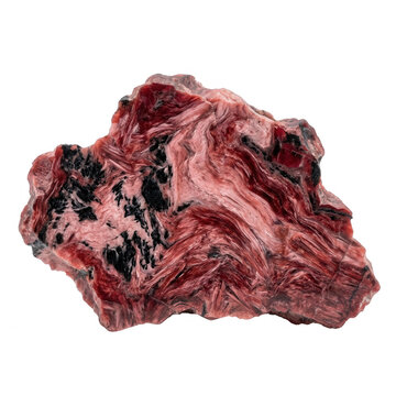 Naturalny okaz minerału rodonitu o intensywnej r&oacute;żowej barwie z wyraźnymi czarnymi żyłkami tlenku manganu, wyizolowany na czystym białym tle, prezentujący unikalną teksturę i strukturę krystaliczną.