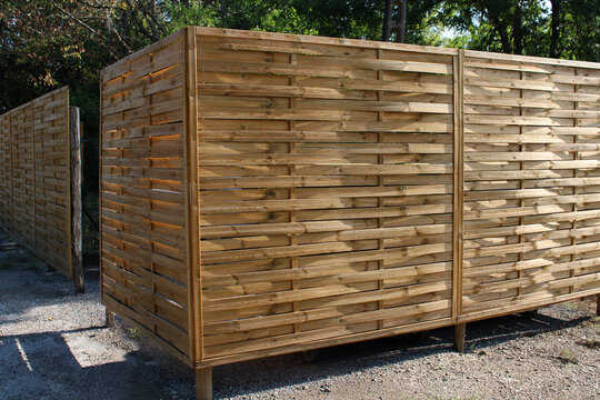Panneaux brise-vue en bois &agrave; lattes horizontales pour jardin, claustra et &eacute;cran d&rsquo;intimit&eacute; ou caches-conteneurs pour le jardin