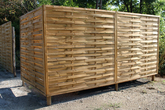 Panneaux brise-vue en bois &agrave; lattes horizontales pour jardin, claustra et &eacute;cran d&rsquo;intimit&eacute; ou caches-conteneurs pour le jardin