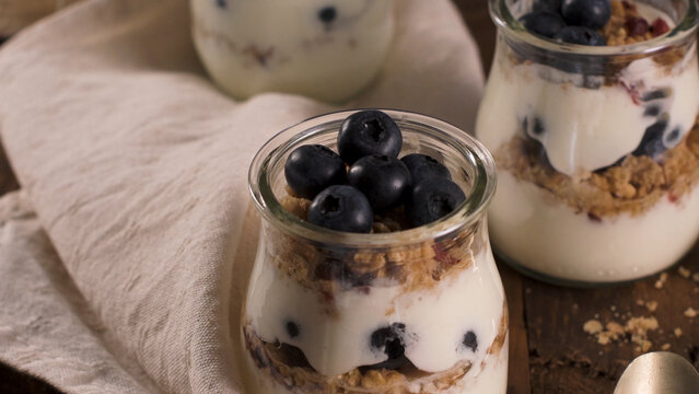 Yogurt parfait with blueberry and granola