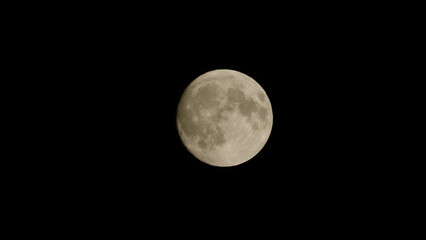 Zunehmender Vollmond im süden der Uckermark im August 2026