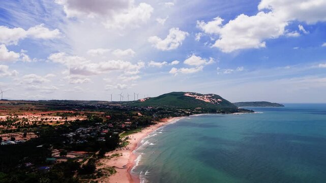 Get a look at the beach in Hoa Thang, Lam Dong. Watch the waves and the land. See the distant hills and clouds. Enjoy the view during the daytime with friends or family.