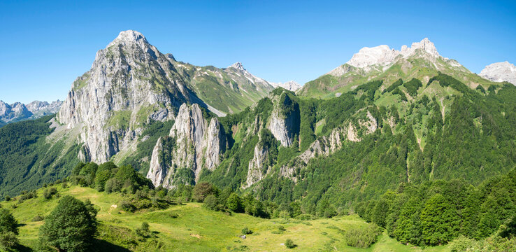 Panoramic view of Le Grand Billiare peak (2,318 m) and Pic d&acute;Anie (2,507 m), in the Lescun Cirque, Aspe Valley, Pyr&eacute;n&eacute;es-Atlantiques department, France