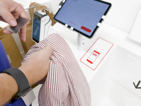 self checkout systems in  retail stores,Barcode scanner,Self checkout machine
