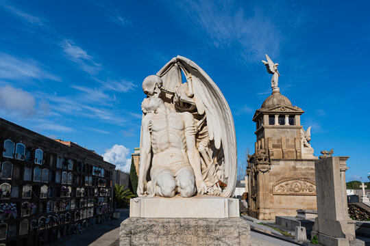 Kiss of Death marble sculpture at Poblenou Cemetery in Barcelona
