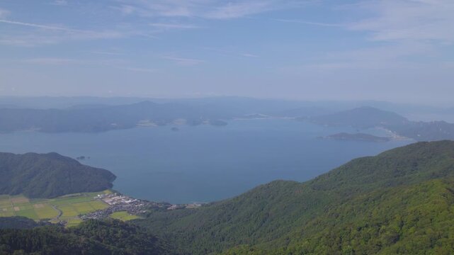 ピッチバックで小浜市を望む久須夜ヶ岳の絶景空撮 Aerial pitch back view
