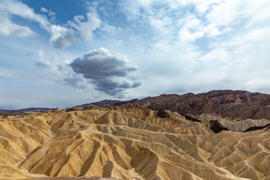 zabriskie point in the death valley