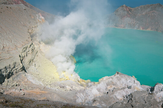 The natural scenery of sulfurous volcanic lake in Ijen, Java, Indonesia.