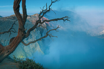 Natural scenery of Ijen volcano, Java, Indonesia © Kevin