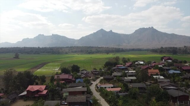 ラムパーンの田園風景の空撮　ลำปาง　Rice feild, Lampang　Drone Shooting