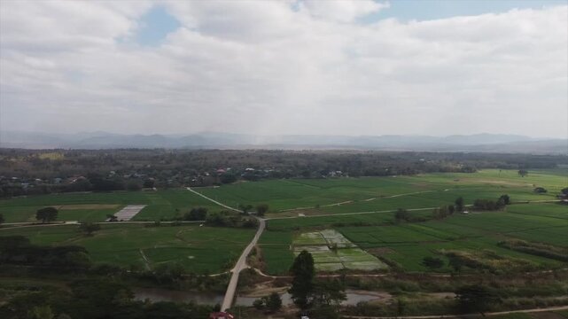 ラムパーンの田園風景の空撮　ลำปาง　Rice feild, Lampang　Drone Shooting