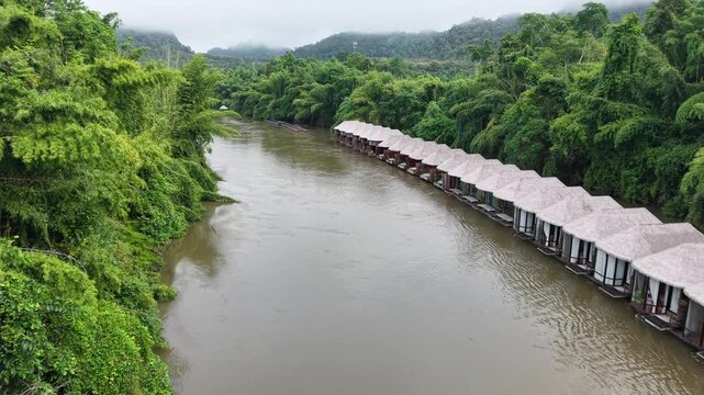 クウェー川の空撮・カーンチャナブリー　เดอะ ฟอร์ เรสท์ รีสอร์ท　River Kwai, Kanchanaburi, Drone shooting