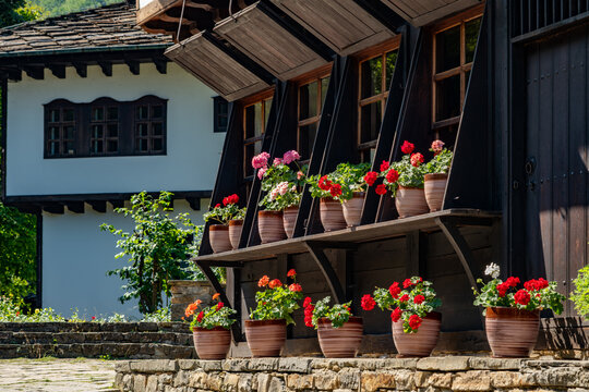 Calle comercial en el pueblo de Etar, provincia de Gabrovo (Bulgaria)