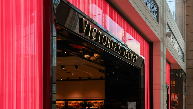 Warsaw, Poland, 20 August 2026. Victoria's Secret retail store facade with distinctive pink striped window displays in a modern shopping center
