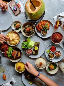 makanan lokal indonesia di atas piring