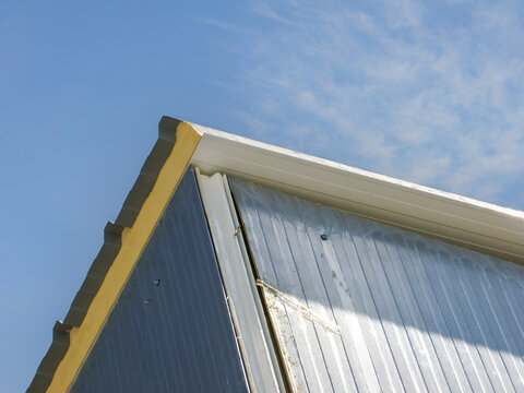 Construction of a modern warehouse using insulated sandwich panels and metal cladding