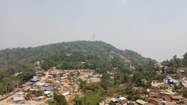 ペッチャブーンの山間からワット パー プー タップ ブークの空撮　เพชรบูรณ์　Phetchabun　Drone Shooting
