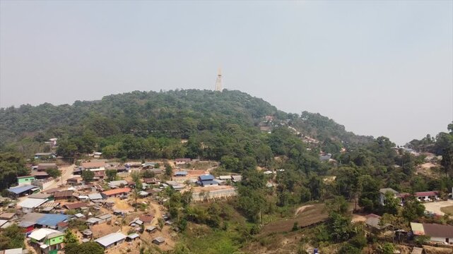 ペッチャブーンの山間からワット パー プー タップ ブークの空撮　เพชรบูรณ์　Phetchabun　Drone Shooting