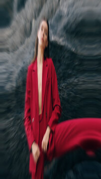 Premium Transitions Distorted Mirror 16 Variations VERTICAL &ndash; Mirror Distortion Transitions, Reflection Warp, Glass Blur and Optical Wipe Effects for Professional Video Editing