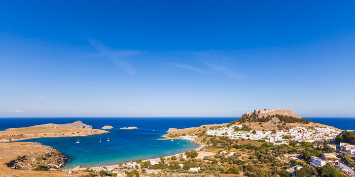 Greece, Aegean Islands, Rhodes, Lindos, View to Acropolis of Lindos