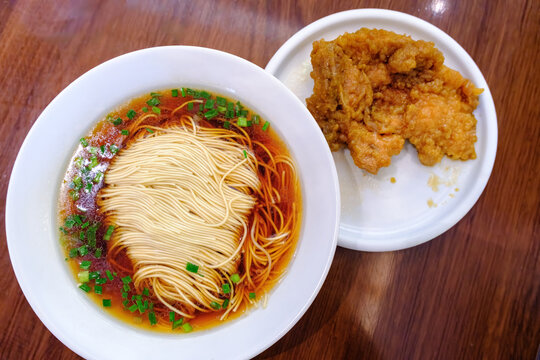 Noodles with deep‑fried pork chop, Suzhou
