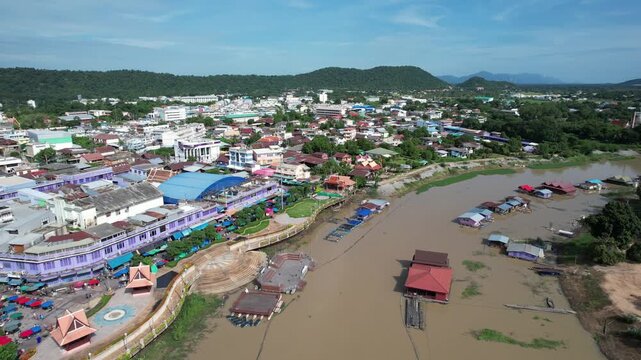 ウタイターニー生鮮市場を空撮, ตลาดเทศบาลเมืองอุทัยธานี