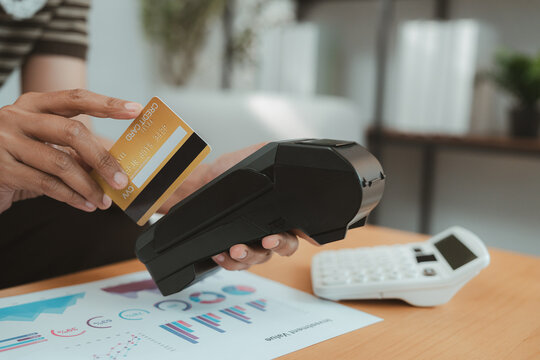 Financial advisor using payment card and card reader for wealth planning