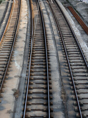 Fototapeta premium Vias de tren paralelas con cambio de via