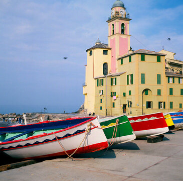 Camogli, i gozzi del palio marinaro