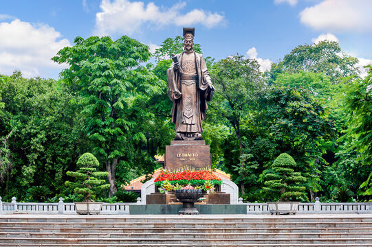 Statue of King Ly Thai To in Hanoi capital, Vietnam. He ascended the throne, founded the Ly dynasty. He moved the capital to the Citadel of Thang Long&mdash;known today as Hanoi.