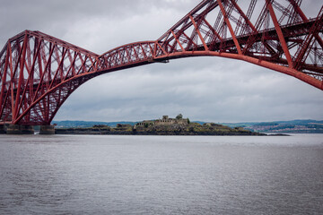 Fototapeta premium The Forth Rail Bridge in Edinburgh, Scotland