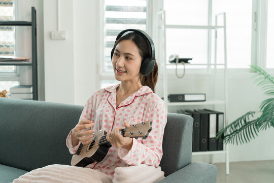 Woman enjoying life at home, promoting healthy eating, wellness, and a balanced lifestyle. Concept of natural nutrition, mindfulness, and modern healthy living.