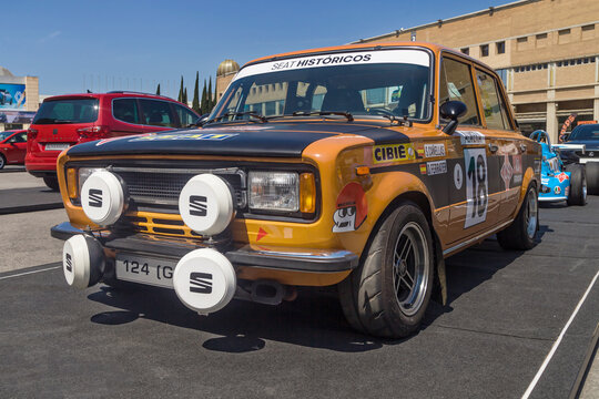 Seat 124 Especial 1800 1977 at Automobile Barcelona 2025