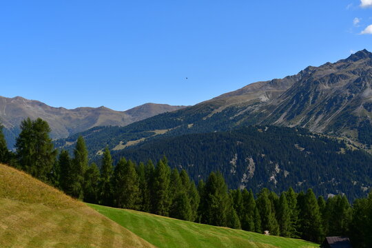 Sch&ouml;ne Landschaft bei Reschen in S&uuml;dtirol 