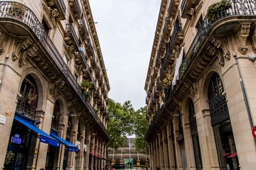 Barcelona, uliczka, budynek © Zbigniew
