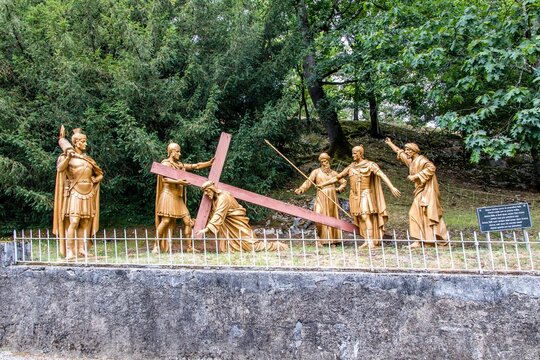 Lourdes, sanktuarium, droga krzyżowa