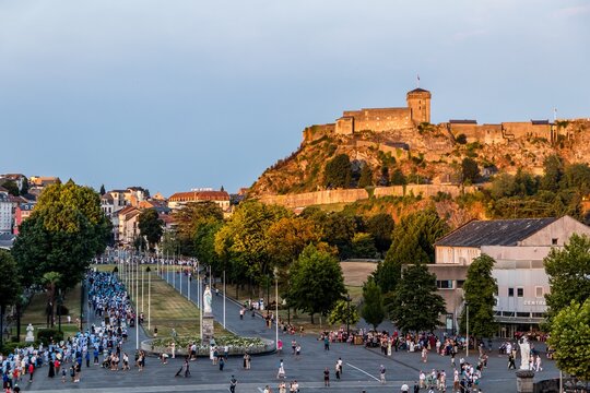 Lourdes, sanktuarium, droga krzyżowa