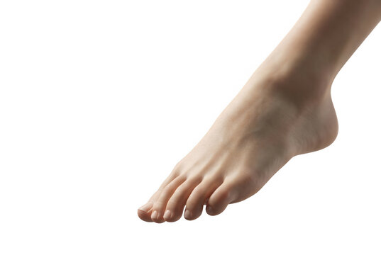 흰색 배경 위에 고립된 젊은 여성의 맨발 클로즈업 샷으로, 부드러운 피부 질감과 자연스러운 발가락 모양이 돋보이는 미용 및 건강 관리 컨셉의 스튜디오 촬영 이미지입니다.