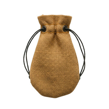 Pequena bolsa de juta marrom com cord&atilde;o preto, ideal para embalagens de presentes, brindes artesanais, armazenamento de joias ou acess&oacute;rios r&uacute;sticos, apresentada isolada em um fundo branco limpo.