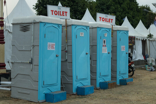 portable mobile toilets