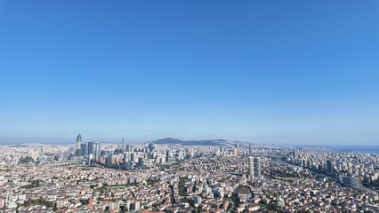 Fototapeta premium A view of a the Istanbul skyline from above shows buildings and the sea