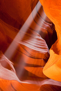USA, Arizona, Upper Antelope Canyon, Sunbeams