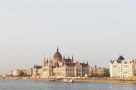 Hungary, Budapest, Hungarian Parliament Building and Danube river