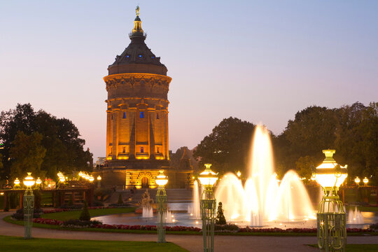 Germany, Baden-W�rttemberg, Mannheim, View of Wasserturm water tower at night