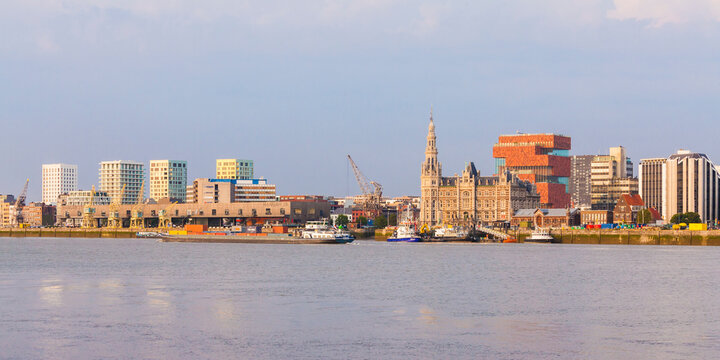 Belgium, Flanders, Antwerp, Cityview with Museum aan de Stroom, Scheidt river
