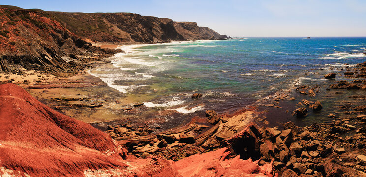 Portugal, Algarve, Sagres, View of praia do castelejo