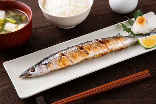 秋刀魚の塩焼き