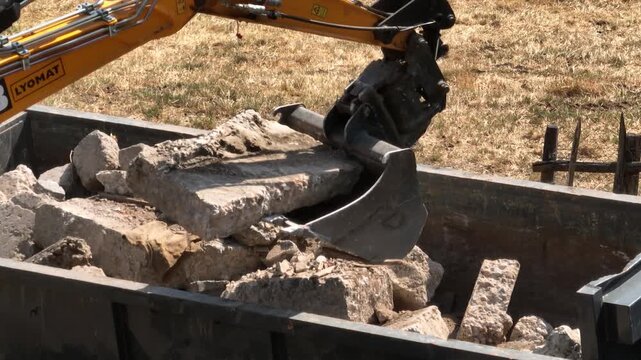 Concrete Rubble Evacuation during Residential Demolition