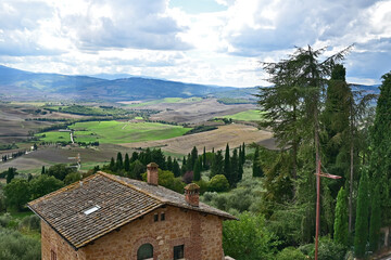 Obraz premium Pienza, the countryside and hills of the Val d'Orcia from the city walls, Val d'Orcia, Tuscany, Italy